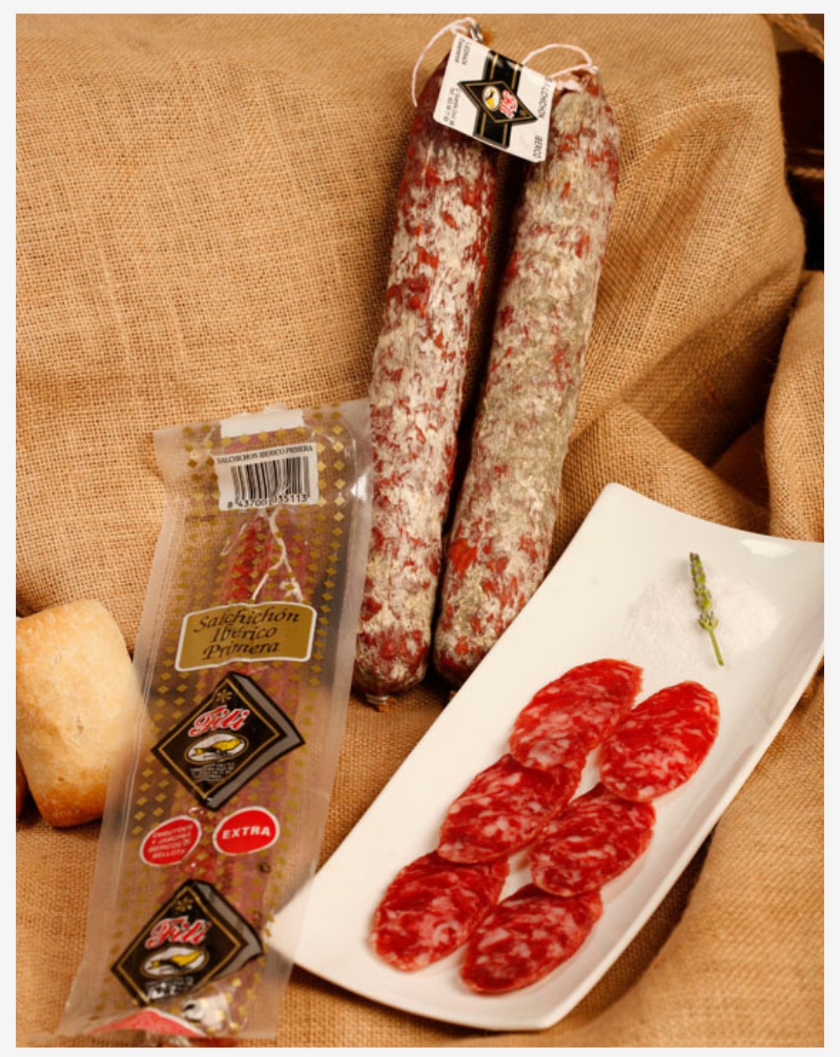 Chorizo cular ibérico extra de Distribuciones Lucas Guzmán envasado al vacío Chorizo cular ibérico extra de Distribuciones Lucas Guzmán envasado al vacío